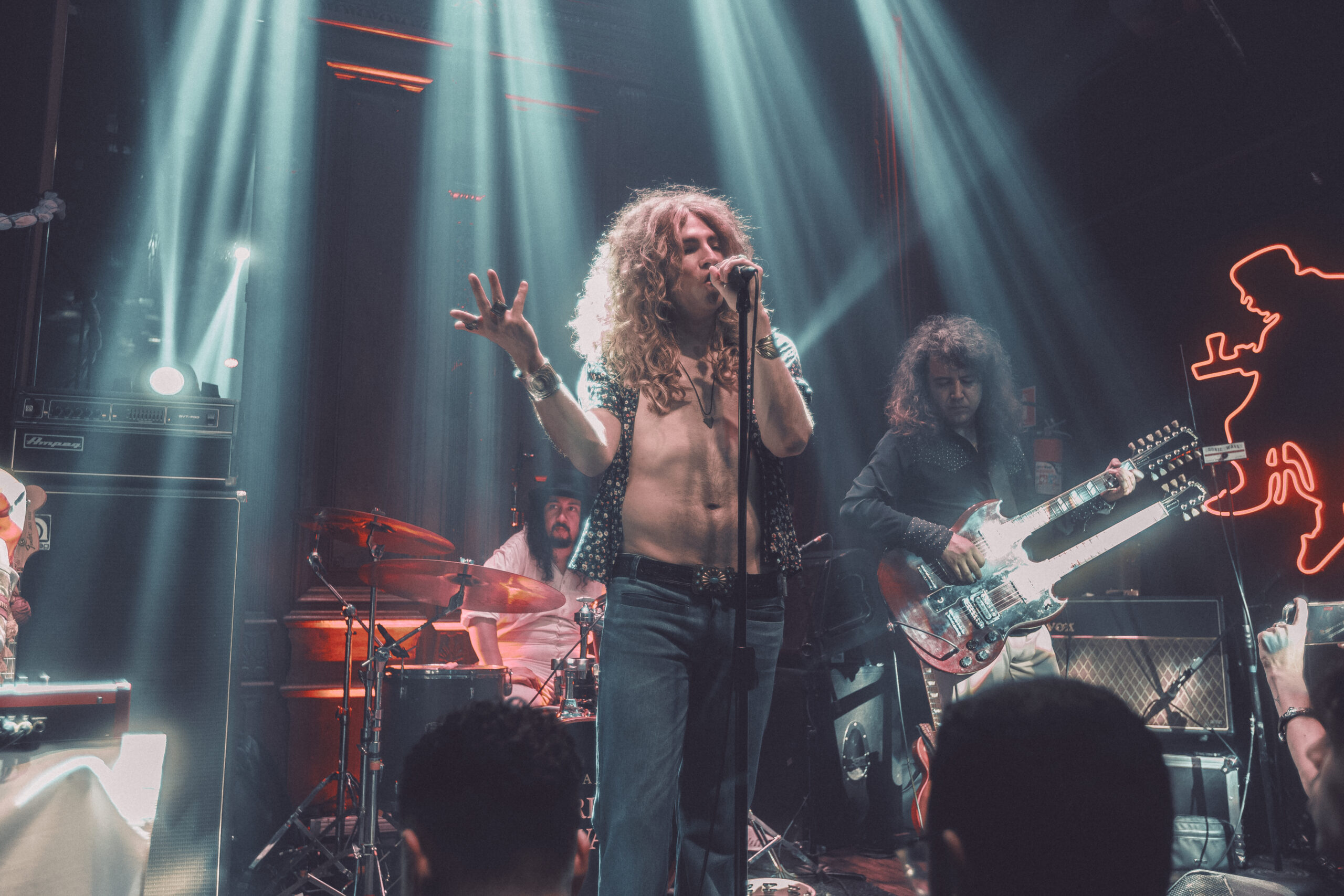 OPINIÃO APRESENTA BLACK DOG – THE LED ZEPPELIN EXPERIENCE